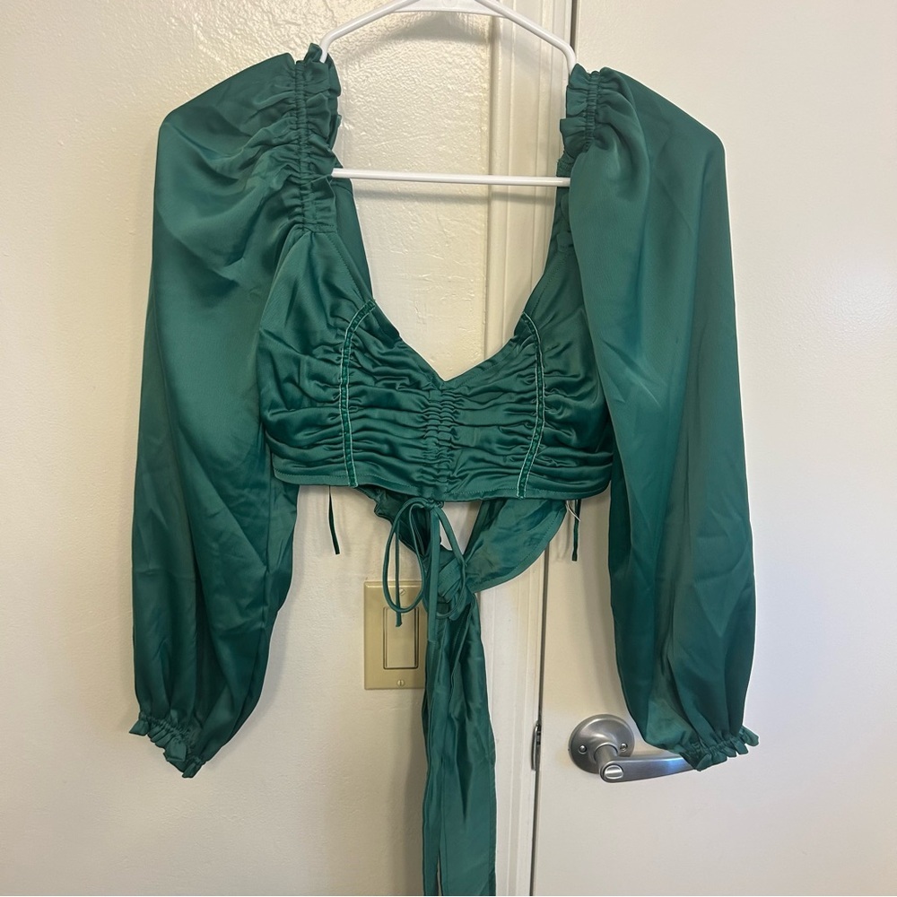 NWT Urban Outfitters Green Satin Ruched Ruffle Crop Top Tie Back Size Medium - Picture 2 of 10